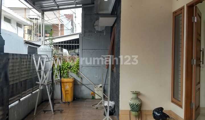 Di Sewakan Rumah Daerah Tebet Khusus Huni 2