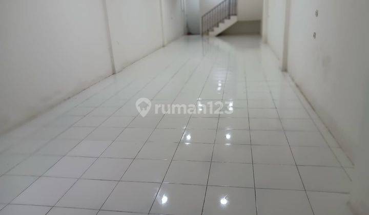 Disewakan/dijual ruko bagus Jl.Letjen Soeprapto, Jakarta Pusat 1