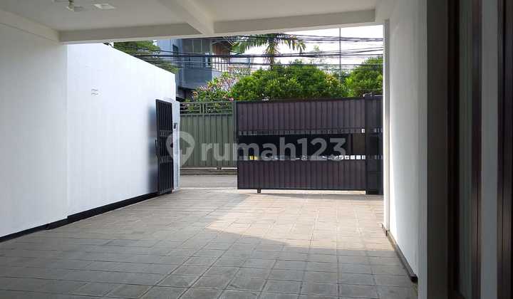 Di sewa kan rumah luas daerah cipete bisa untuk kantor 