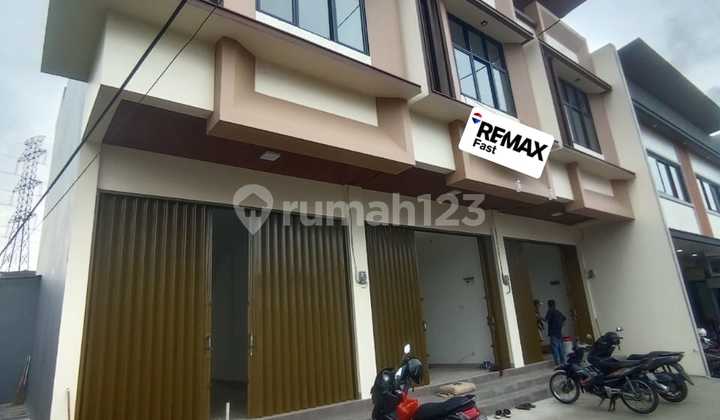 Dijual Ruko Baru Siap Usaha, Cocok Utk Cafe, Klinik atau Kantor Dijual Ruko Baru Siap Usaha, Cocok Utk Cafe, Klinik atau Kantor