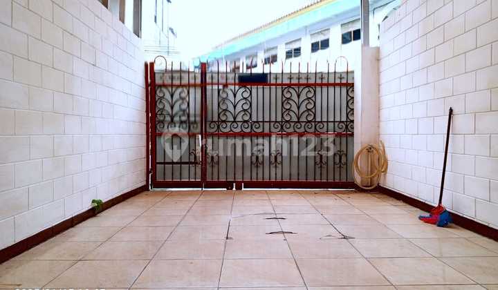 RUMAH STRATEGIS SIAP HUNI KAWASAN TEBET JAK-SEL 1