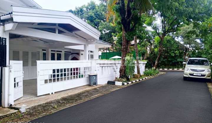 Disewakan Rumah Bagus Siap Huni Sangat Strategis Dekat Kawasan Bisnis Perkantoran, Pusat Perbelanjaan, Transportasi Publik, Kulineran, Dll