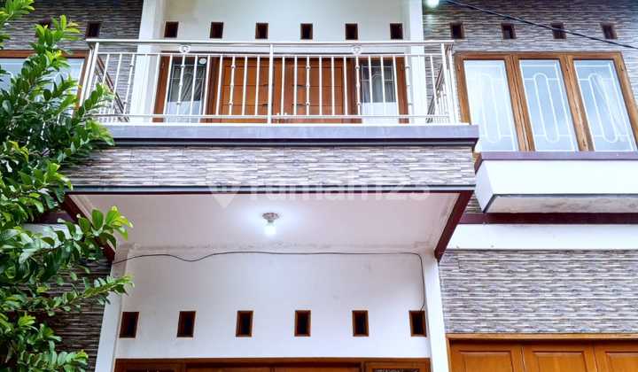 Disewakan Rumah Sangat Strategis - bisa untuk Kantor