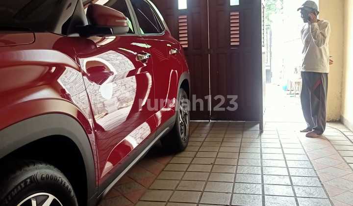 Di sewakan rumah pinggir jalan bisa untuk kantor atau rumah keluarga besar di kawasan Tebet, Jaksel 2