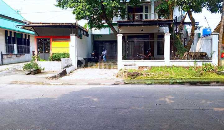 DISEWAKAN RUMAH MULTIFUNGSI – SANGAT STRATEGIS DI LENTENG AGUNG