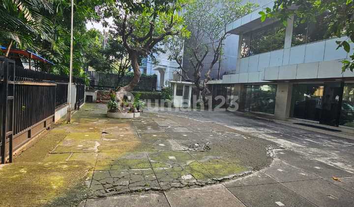 Disewakan Rumah untuk Usaha di Menteng, Jakarta Pusat Disewakan Rumah untuk Usaha di Menteng, Jakarta Pusat