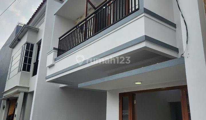 Di Jual Rumah Baru 2 Lantai Dalam Cluster di Jagakarsa  2