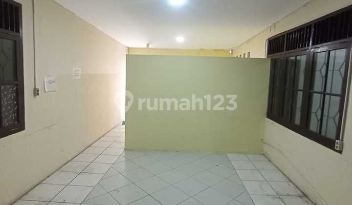 For Rent 1-Story Large House Suitable for Office 2