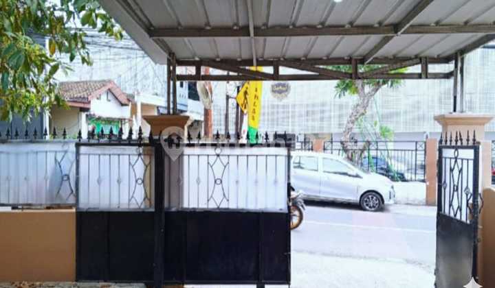 Disewakan Rumah Strategis - Kawasan Bisnis Pasar Minggu, Jakarta Selatan