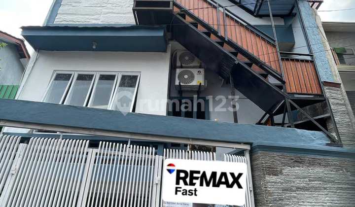 Dijual Cepat Bu Kost 22 Kamar Full Furnish Murah Jakarta Selatan /Depok Dijual Cepat Bu Kost 22 Kamar Full Furnish Murah Jakarta Selatan /Depok