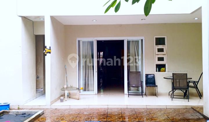 For Rent Semi-Furnished House with Private Pool, suitable for office use, in the Premium Area of Cipete, South Jakarta.