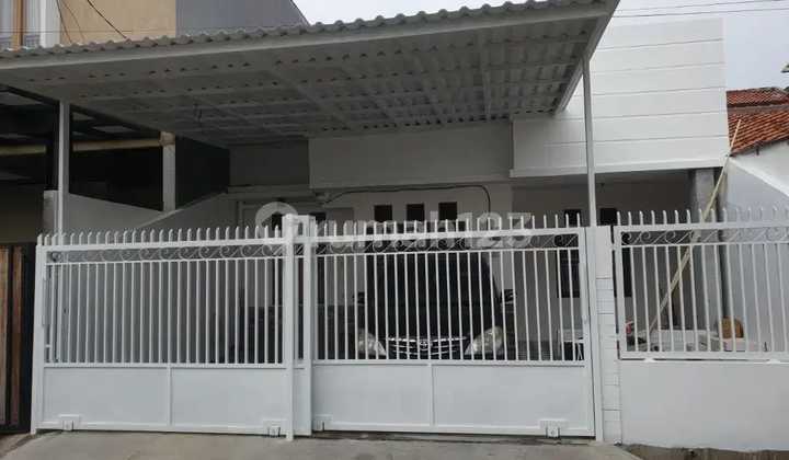 DI SEWA KAN RUMAH LUAS  COCOK BUAT KANTOR DALEM KOMPLEK PEJATEN BARAT 2