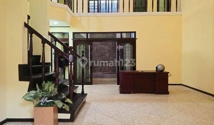 Di Sewakan Rumah Tinggal Bisa Untuk Kantor di Kawasan Pancoran 1