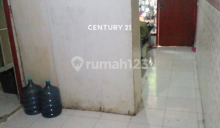 House for Sale in the Sumur Batu Area, Central Jakarta 2
