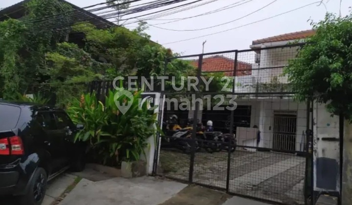 BANGUNAN TEMPAT USAHA HITUNG TANAH DI PINGGIR JALAN RAYA TEBET