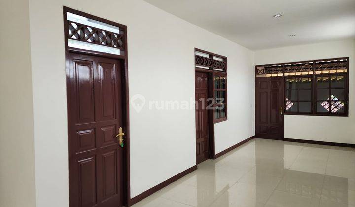 Multi-functional 3-storey shophouse for sale on Jalan Majapahit Kuta 2