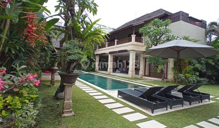 House 2 Units Furnished Swimming Pool Villa in Seminyak, Badung 2