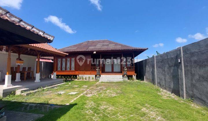 Nicely Furnished Rented Wooden House in Renon, Denpasar 1