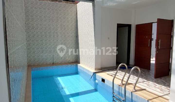 For Rent 3-Story Fully Furnished Town House Villa in Ungasan