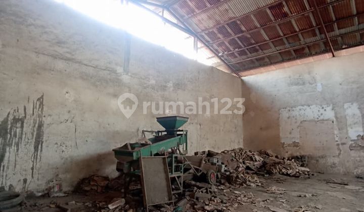 Pa153 Land and Building for Rent, suitable for Warehouse in Singaraja