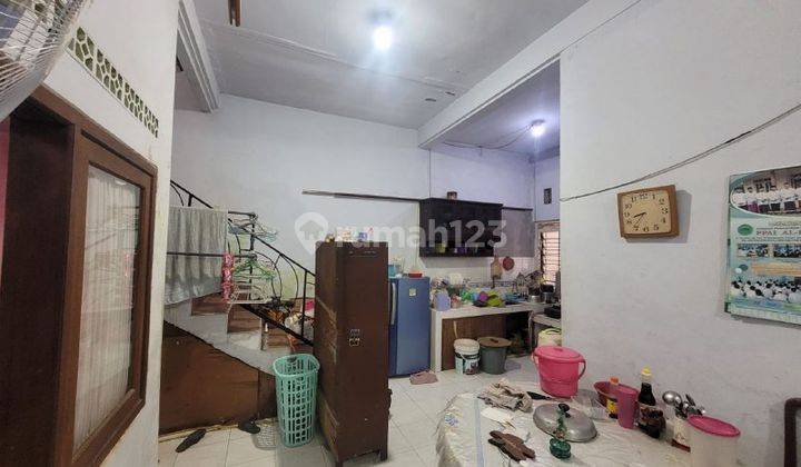 C087 Rumah Dijual Murah 2 Lantai Lokasi Strategis di Bumiayu Malang 11