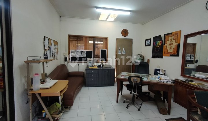 Rent Workspace / Warehouse in Pasteur Wing