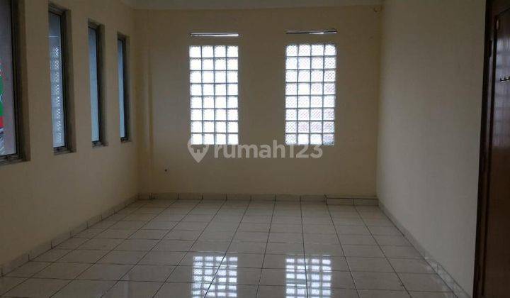 Ruko siap pakai lokasi strategis di Mainroad Sukajadi 8