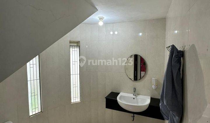 Rumah 2 Lantai semi furnished di Kota Baru Parahyangan 2