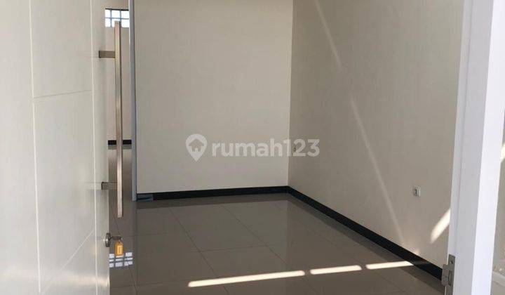 Rumah nyaman siap huni di Taman Kopo Indah 5 1