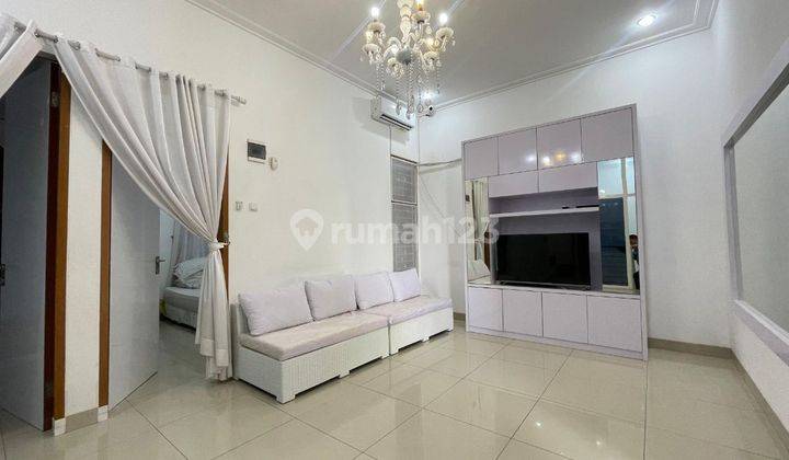 Rumah Full Furnished Minimalis Serba Putih Di Cisantren 2