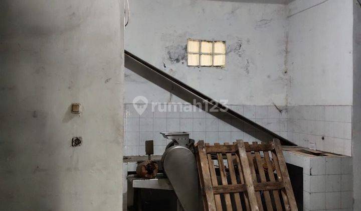 Rumah Yang Bisa Dijadikan Gudang Di Komplek Pharmindo 2