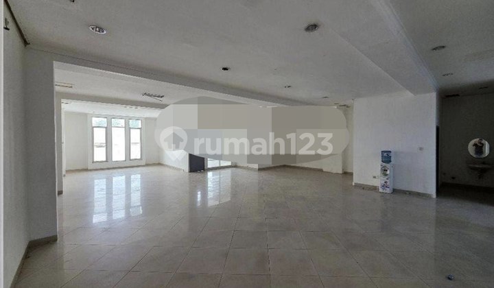 For Rent 3-Story Business Space in Soekarno Hatta For Rent 3-Story Business Space in Soekarno Hatta