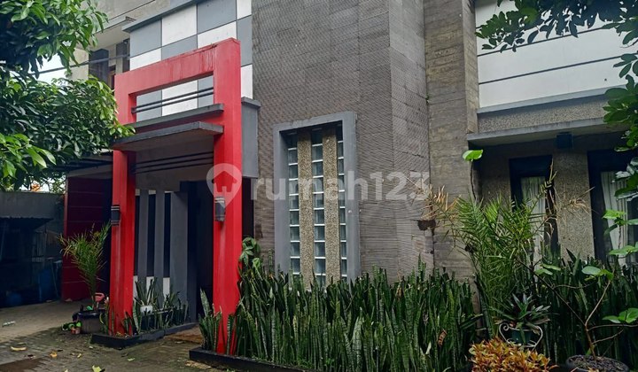 Dijual Rumah Full Furnished Berikut Toko Bahan Bangunan Plus Bonus Gudang di Tengah Kota Cimahi