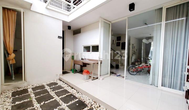 Rumah di Mansion, Pakuwon Indah Surabaya Sudah Renovasi SHM  2