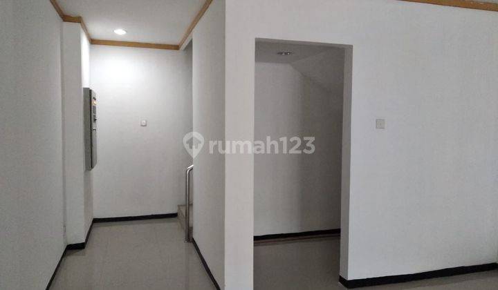 Ruko di HR Muhammad, Surabaya 77 m Bagus Strategis Murah Terawat 2