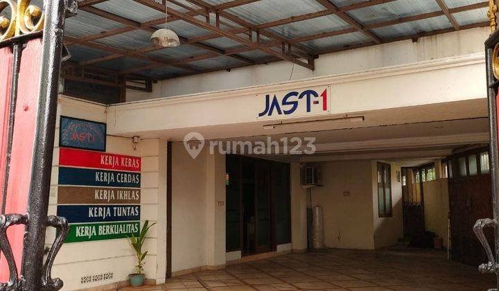 Rumah 2 Lantai Luas Dan Strategis Bisa Jadi Kantor 1