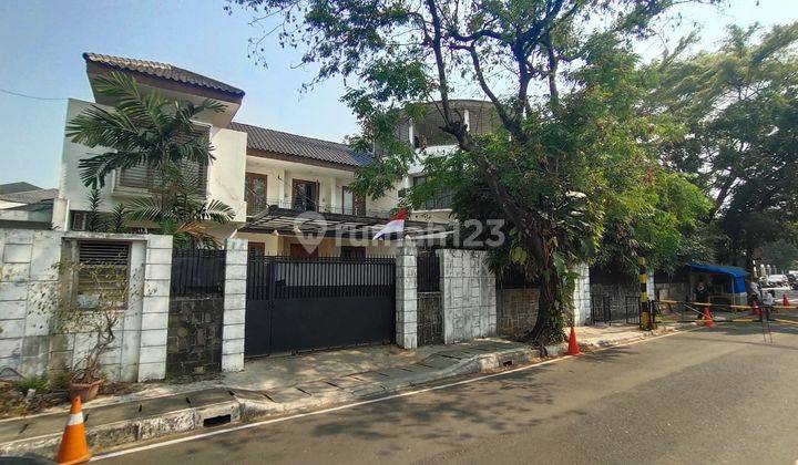 Rumah 2lt Di Menteng Luas 1.005m² 1