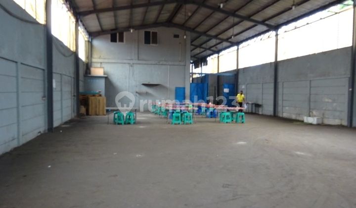 Large 740m² Workshop House on the Edge of Siliwangi Main Road, Tole Iskandar, Depok Large 740m² Workshop House on the Edge of Siliwangi Main Road, Tole Iskandar, Depok