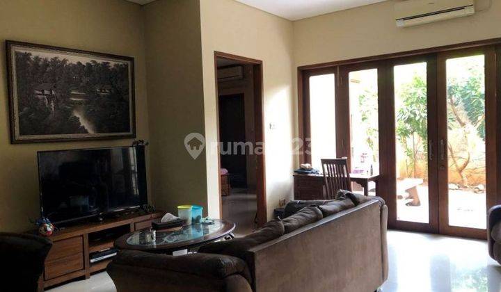 Rumah 2 Lantai, Bagus, 195m2, Aman, Nyaman Dan Strategis 2