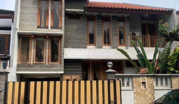 Rumah 2lt, Luas 247m² Di Kebayoran Baru 1