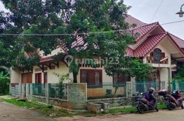 Rumah Hook, Luas 249m2,di Perum Megapolitan Graha Cinere 2