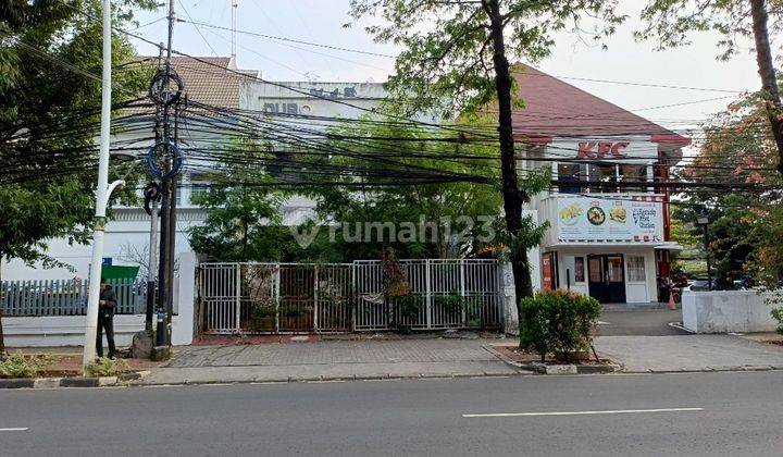 Rumah 2 Lt Luas 251m² Pinggir Jalan Melawai Kebayoran Baru 2