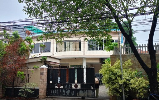 Spacious Two-Story House in Pulo Gadung, East Jakarta; Land Area 646 m² Spacious Two-Story House in Pulo Gadung, East Jakarta; Land Area 646 m²