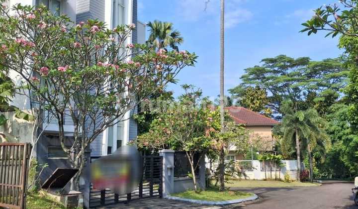 Rumah 4 Lantai Murah Strategis di Imperial Golf Estate Sentul City. Rumah 4 Lantai Murah Strategis di Imperial Golf Estate Sentul City.