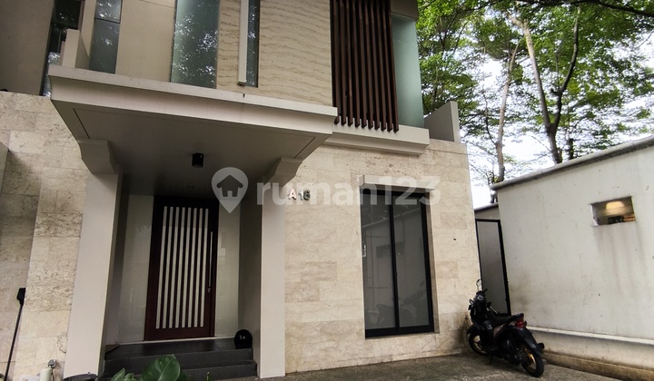 Disewakan Rumah Lokasi Strategis Dalam Cluster One Gate System Disewakan Rumah Lokasi Strategis Dalam Cluster One Gate System