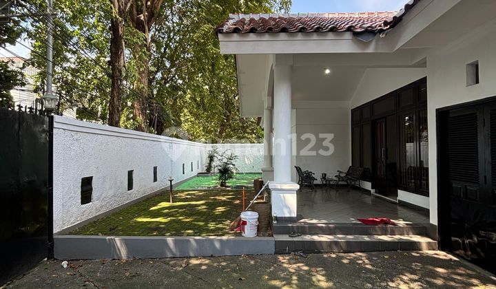 Rumah Sewa Kemang Siap Huni Semi Furnished  2