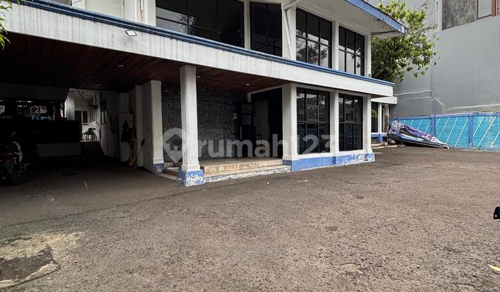 Office Building for Rent in a Strategic Location, Corner Position 2