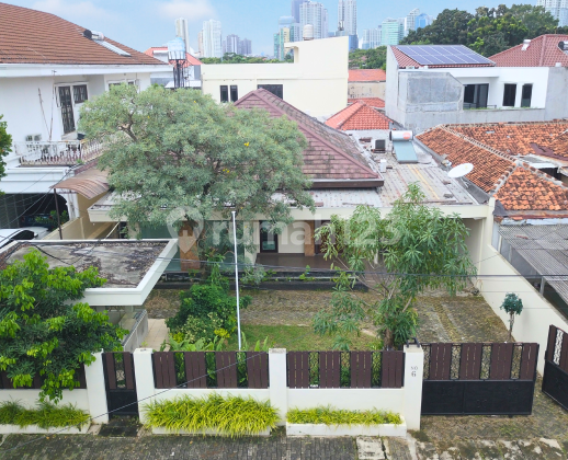 Dijual Rumah Terawat Dan Asri Di Kawasan Menteng Dijual Rumah Terawat Dan Asri Di Kawasan Menteng