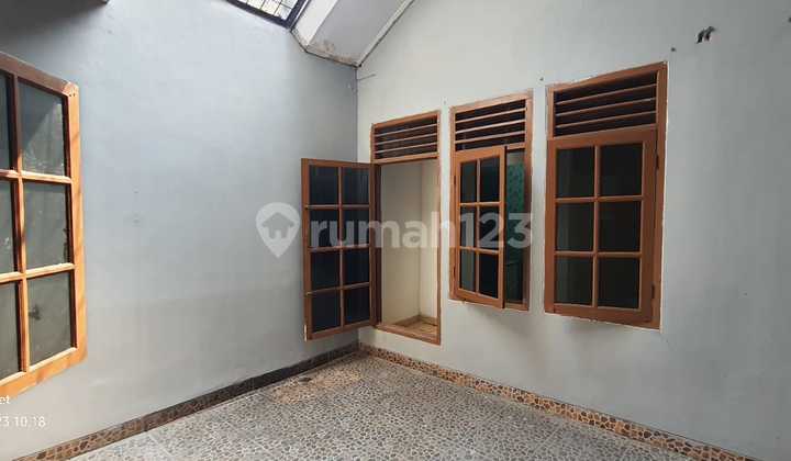 Dijual Rumah Daerah Ciputat Tangerang Selatan 2