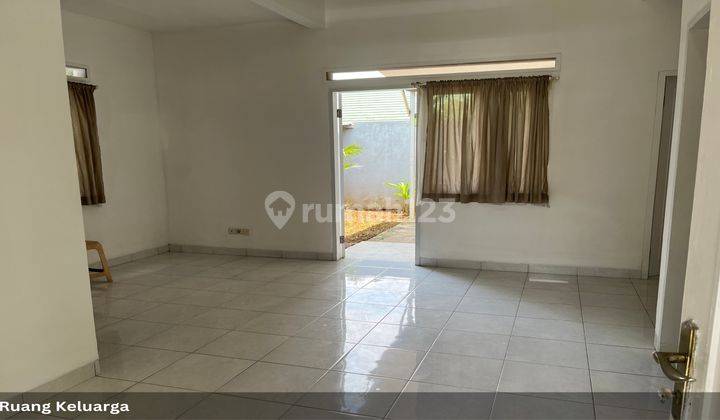 Rumah 1 Lantai Harga Bersaing Dekat Dengan Mall Bintaro Exchange Rumah Unfurnished Sudah Renovasi SHM - Sertifikat Hak Milik di Sawah lama, Ciputat 2